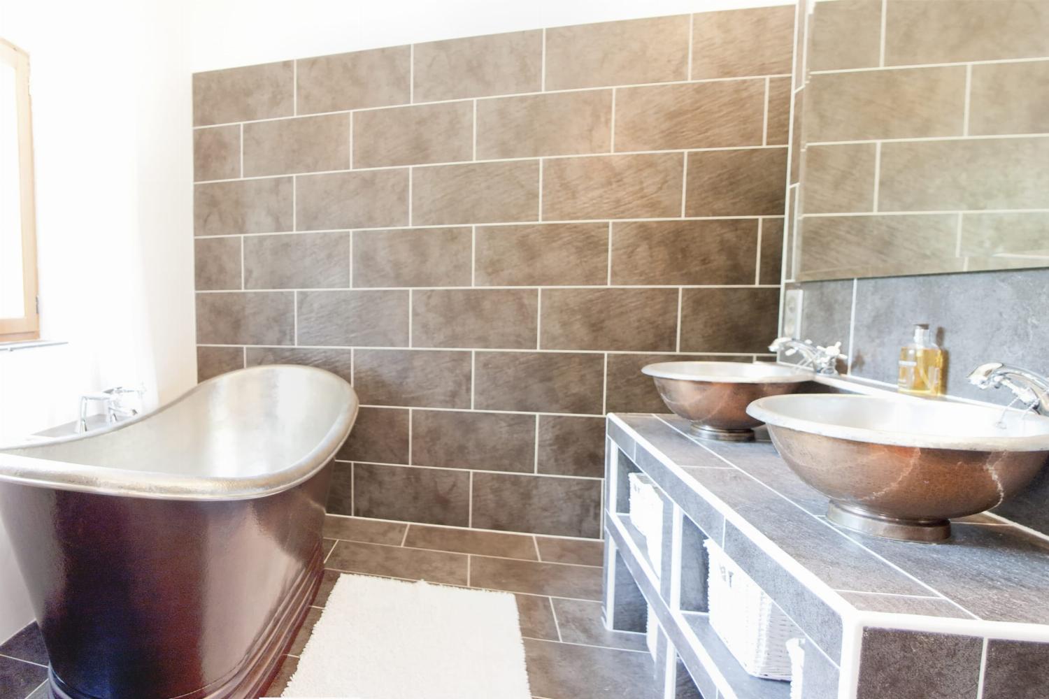 Bathroom | Holiday accommodation in South West France