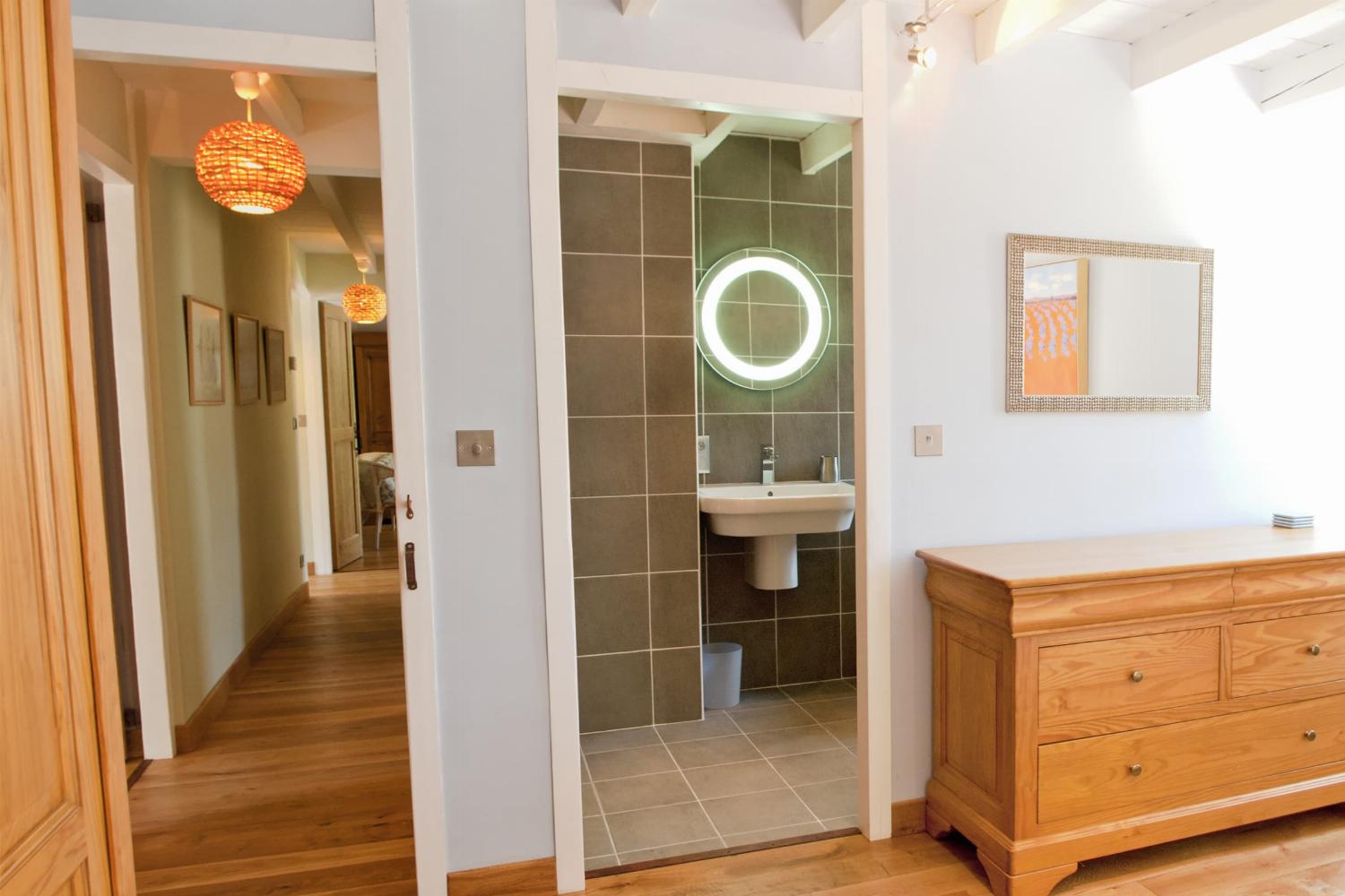 Bathroom | Holiday accommodation in South West France