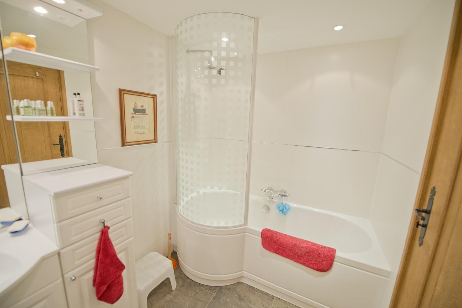 Bathroom | Holiday home in South West France