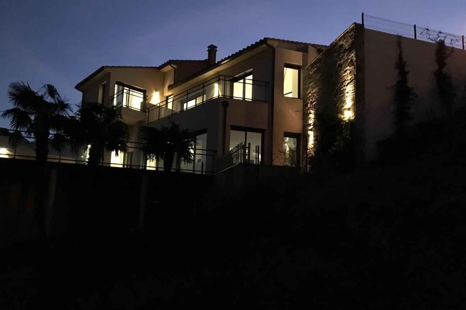 Holiday villa in Collioure at night