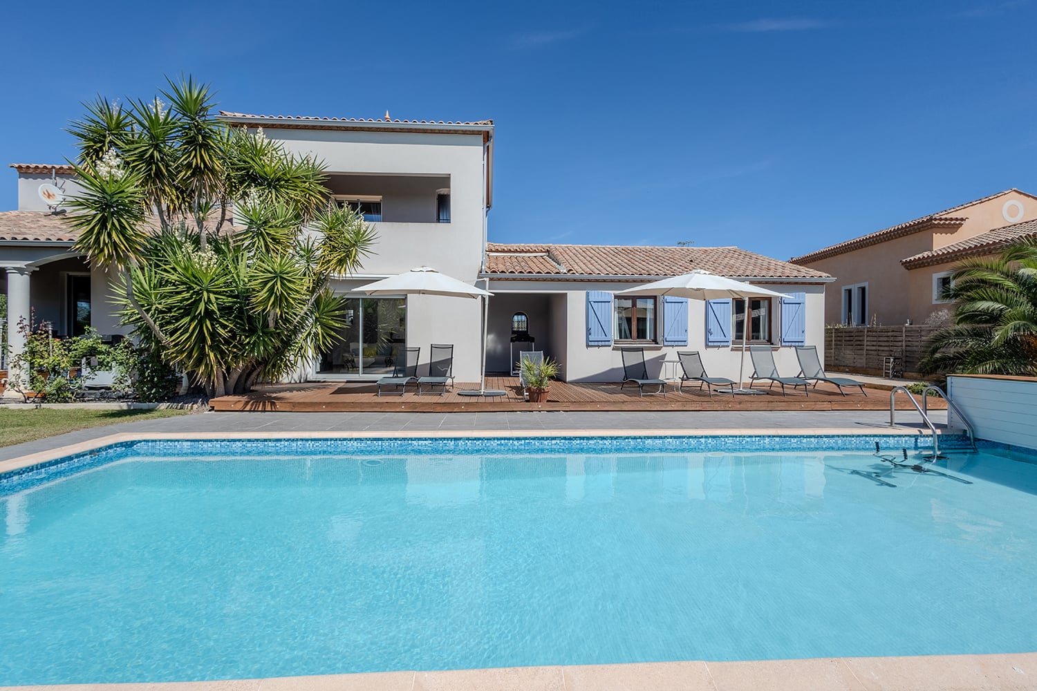 Holiday villa in Portiragnes with private heated pool