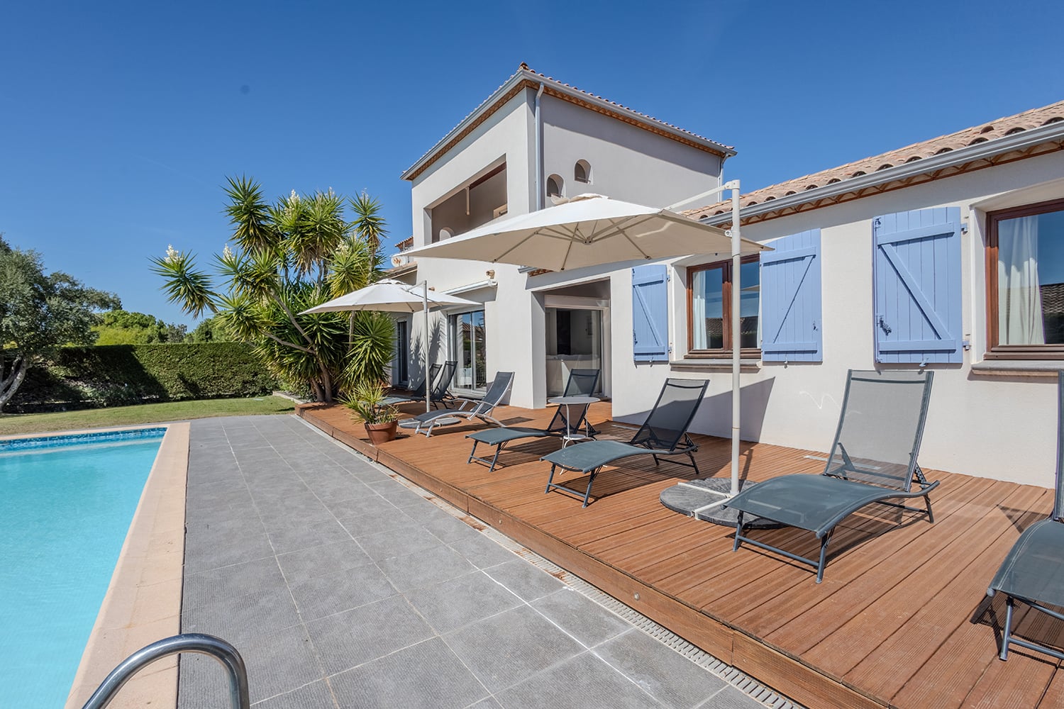 Holiday villa in Portiragnes with private heated pool