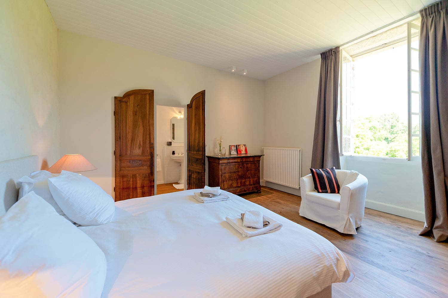 Bedroom | Holiday château in Gironde