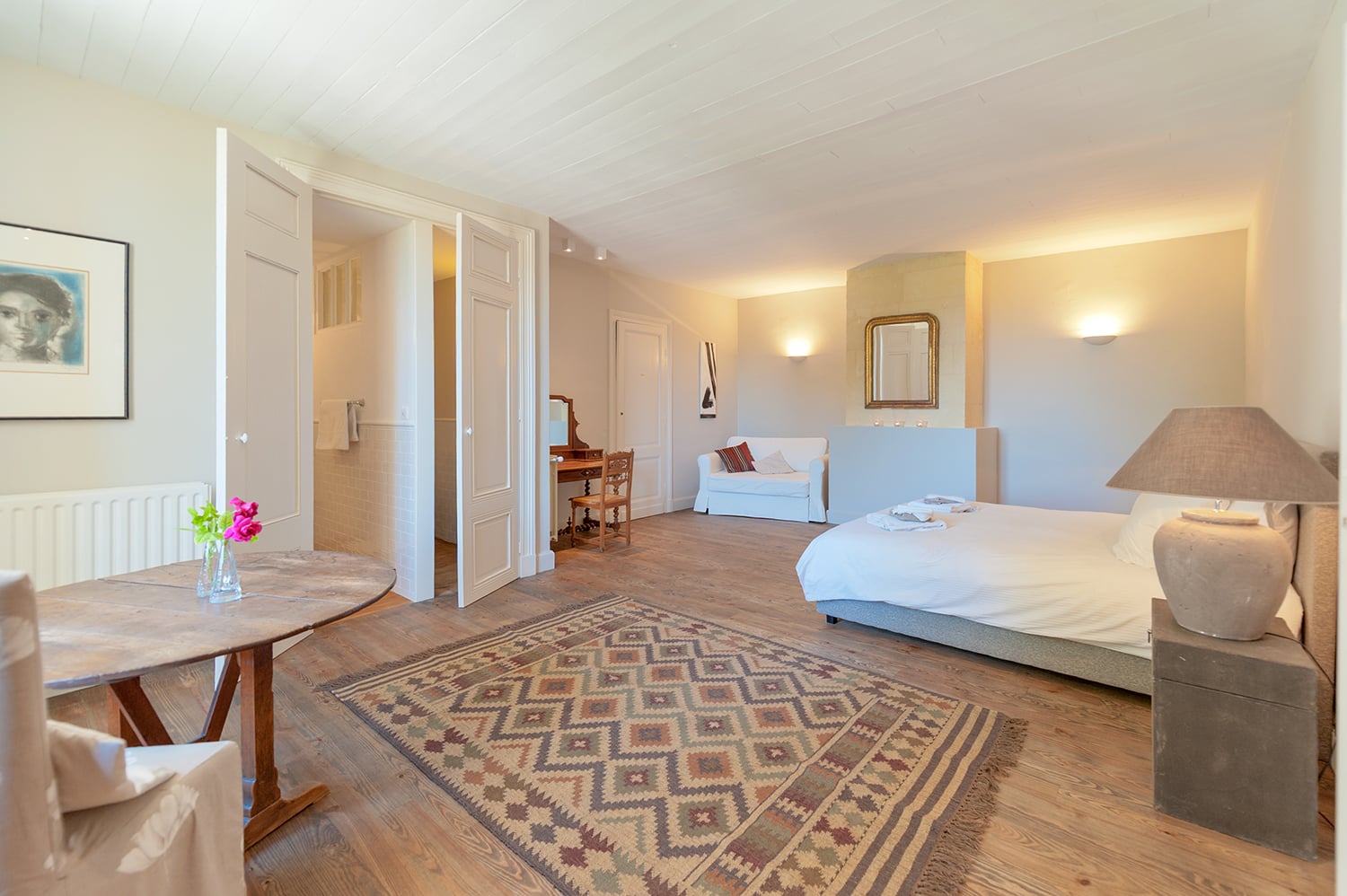 Bedroom | Holiday château in Gironde