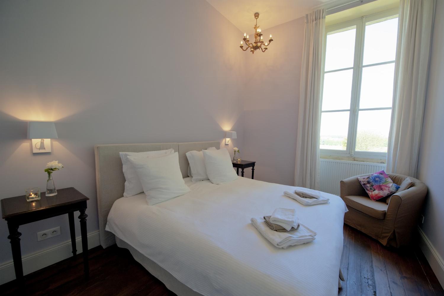 Bedroom | Holiday château in Gironde