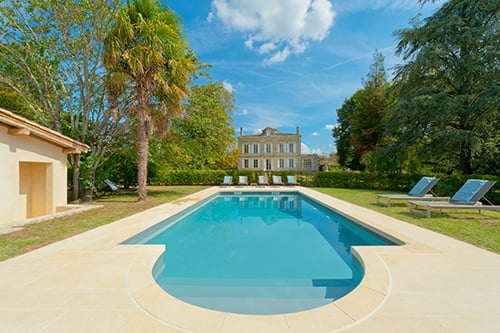 Holiday château in Gironde with private pool