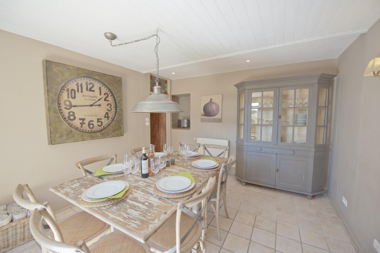 Dining room | Rental home in Dordogne
