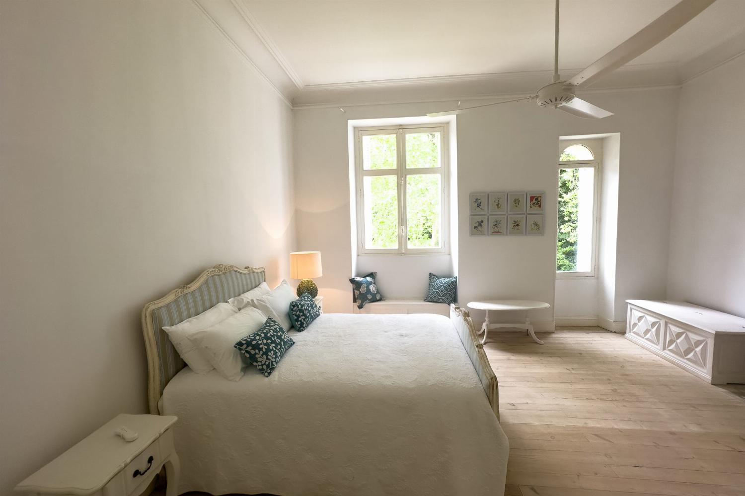 Bedroom | Holiday château in Pyrénées-Atlantiques