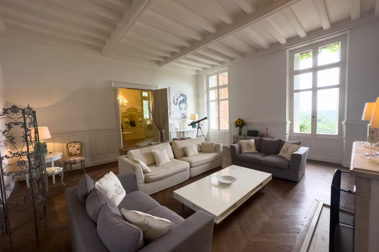 Living room | Holiday château in Pyrénées-Atlantiques