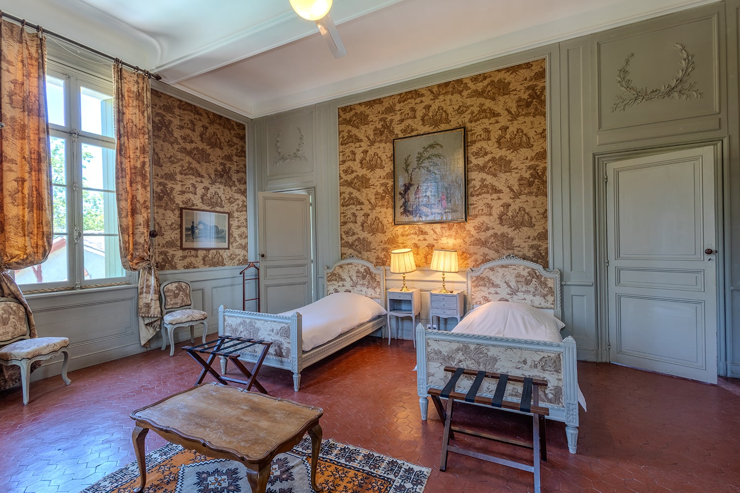 Bedroom | Holiday wine domaine in the South of France