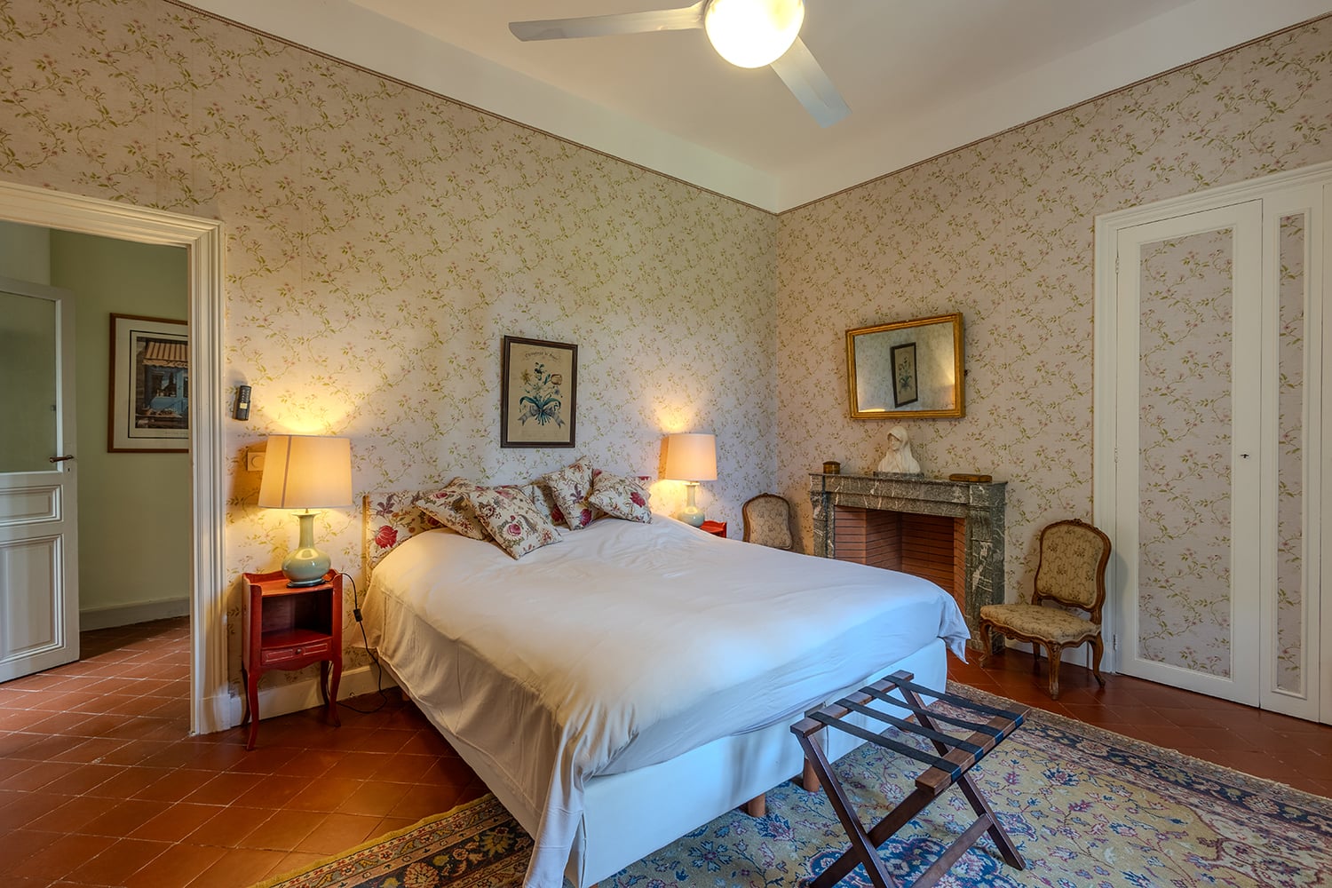 Bedroom | Holiday wine domaine in the South of France