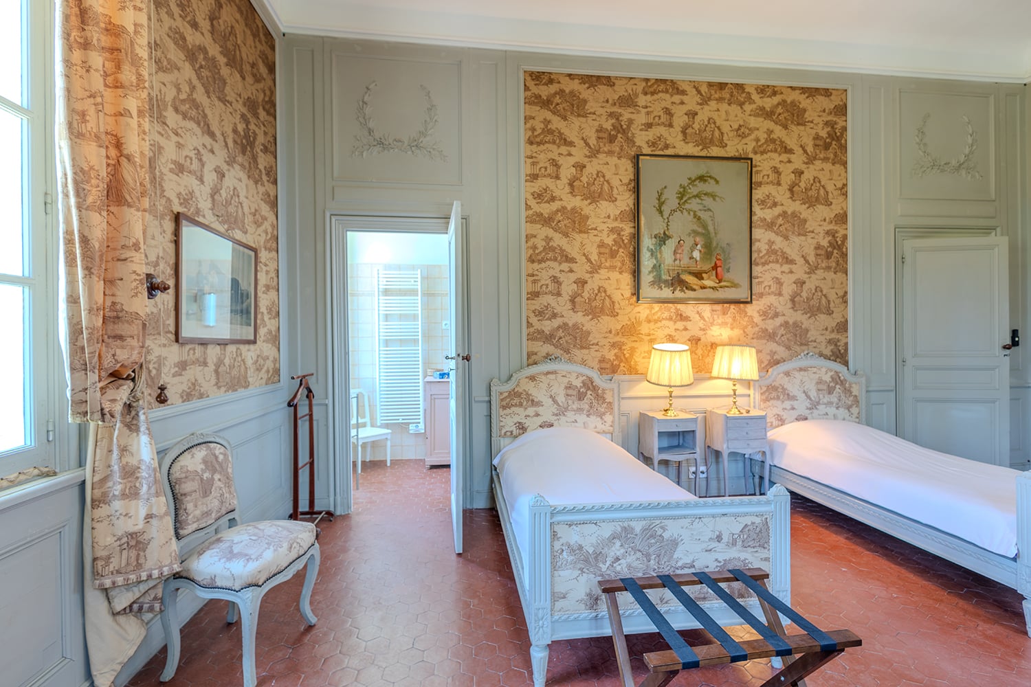 Bedroom | Holiday wine domaine in the South of France