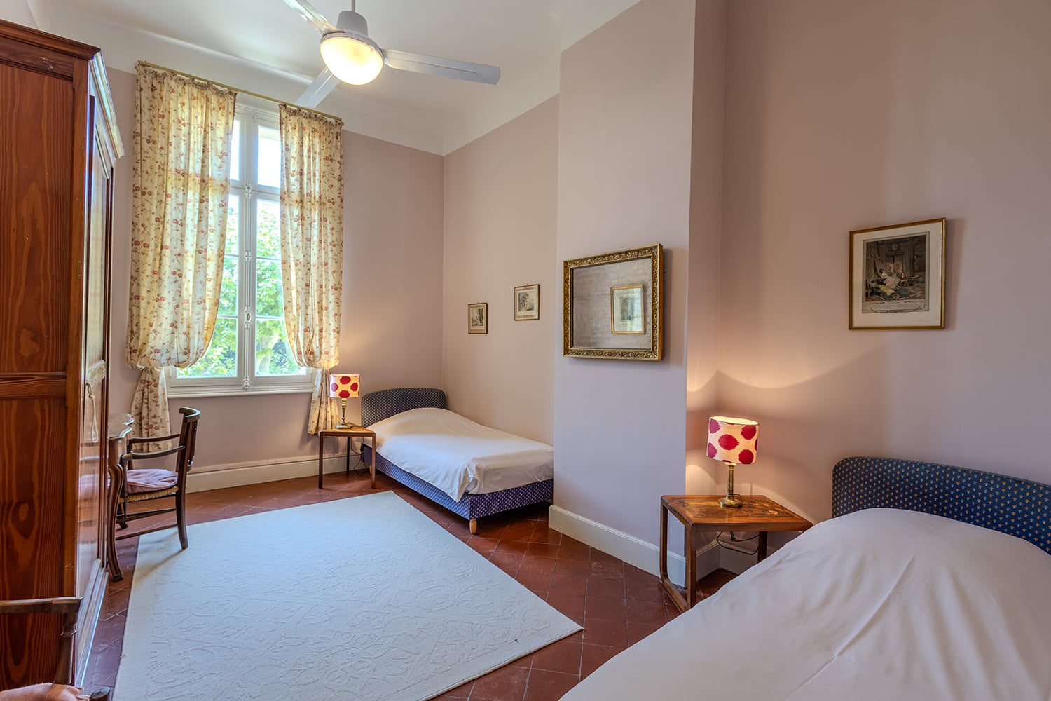 Bedroom | Holiday wine domaine in the South of France