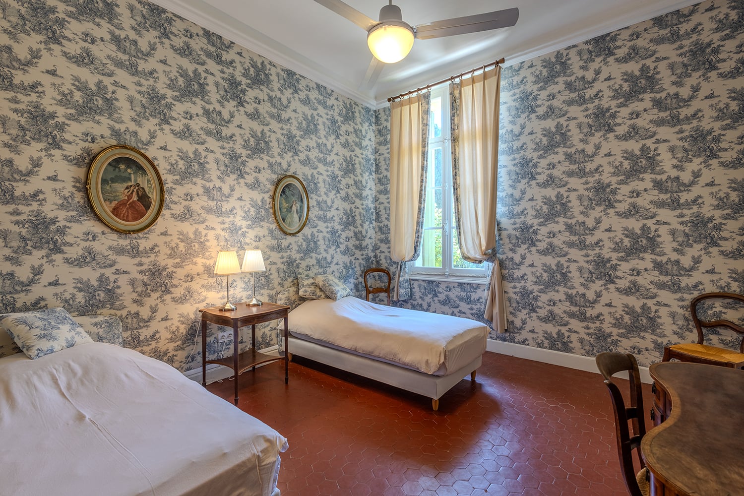 Bedroom | Holiday wine domaine in the South of France