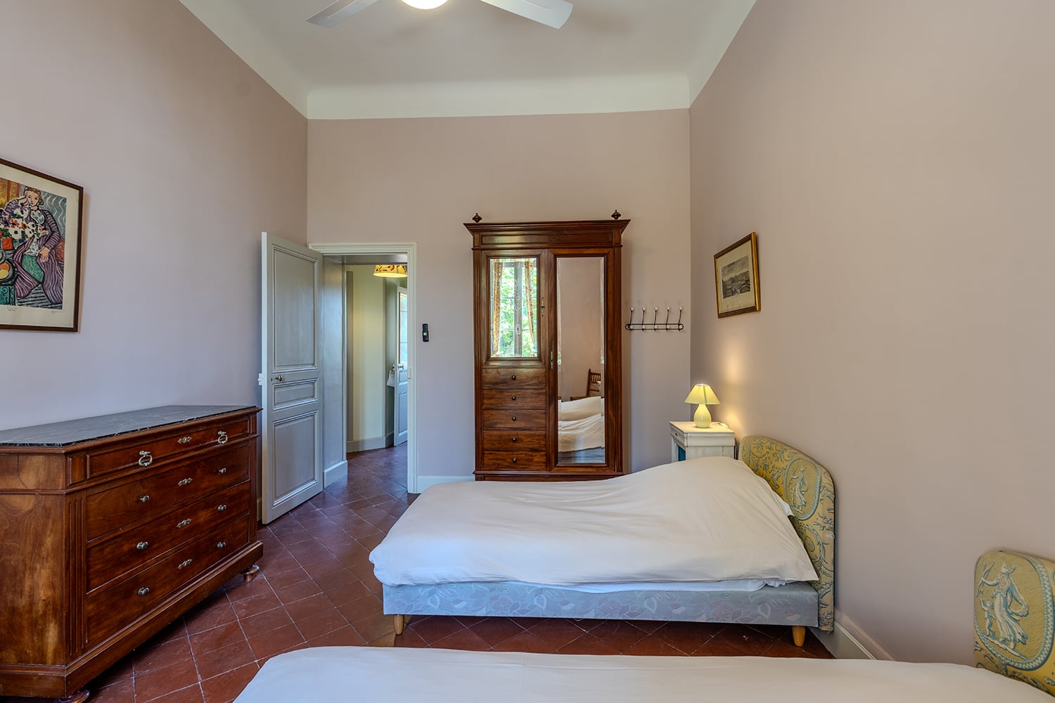 Bedroom | Holiday wine domaine in the South of France