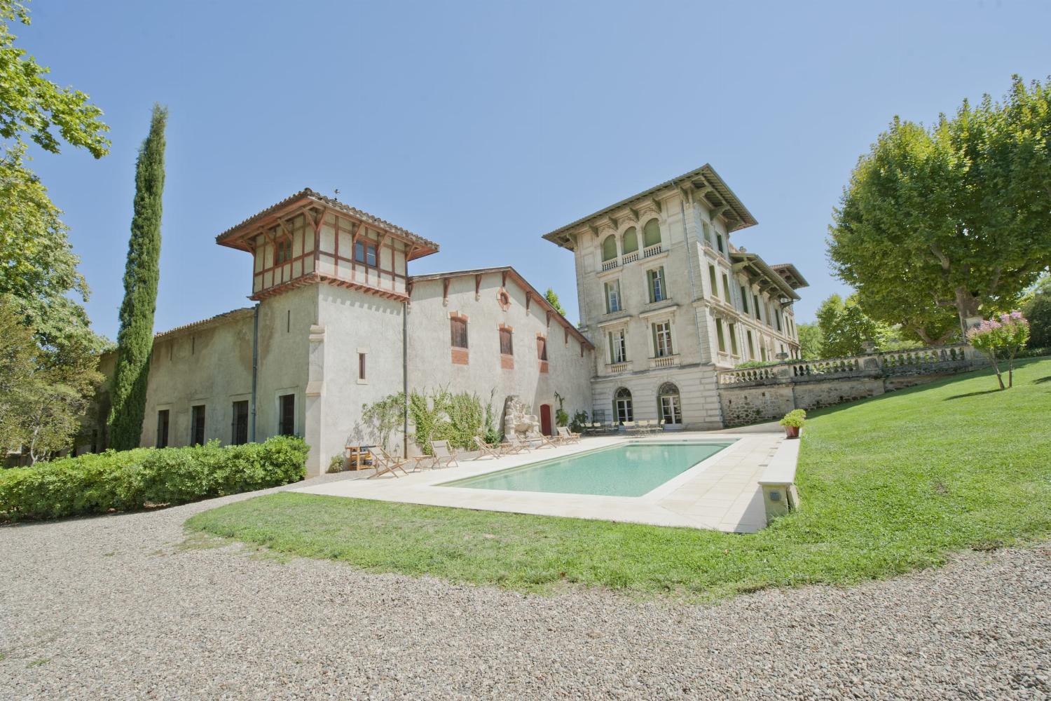 Holiday château in the South of France with private pool