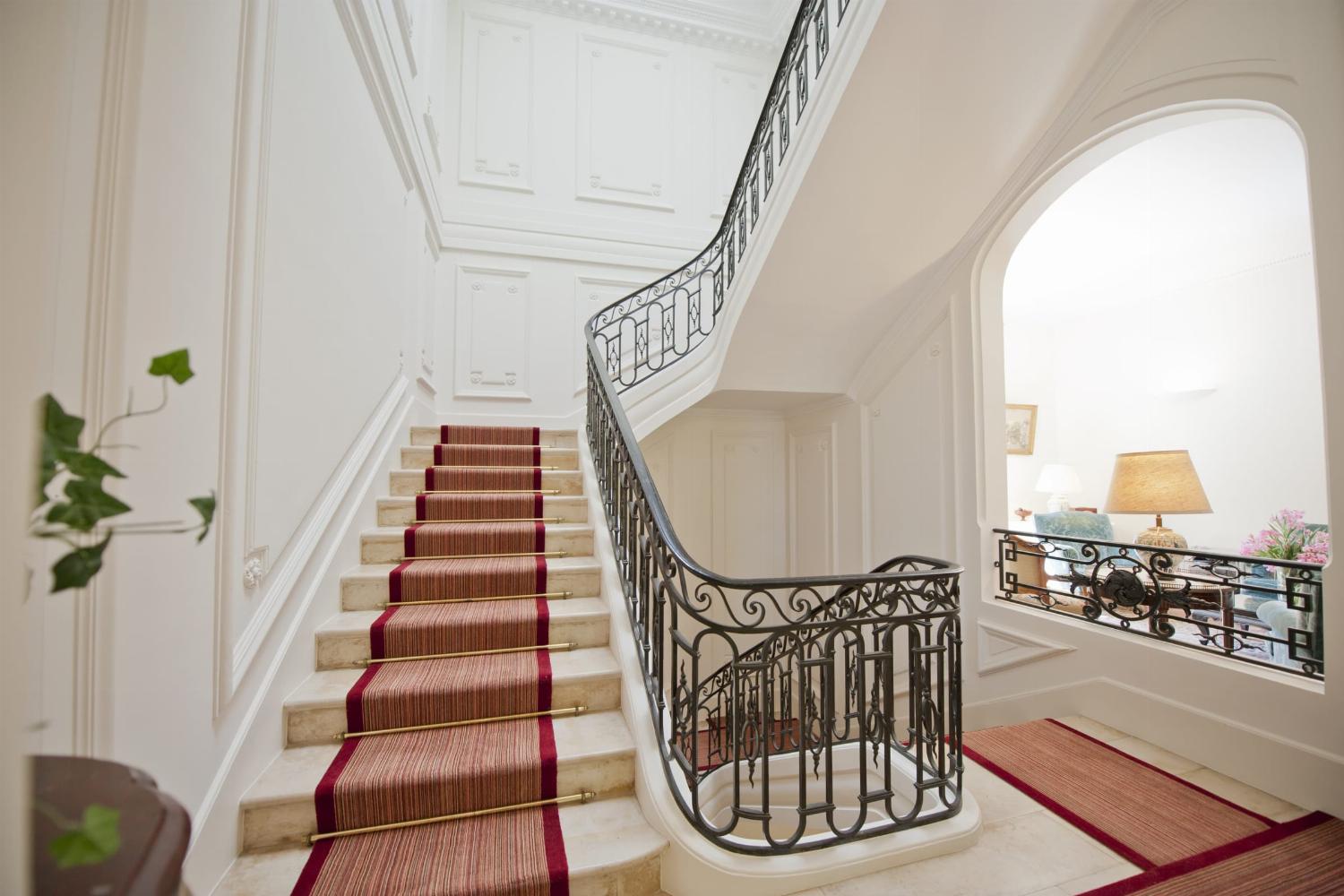Staircase | Holiday château in the South of France