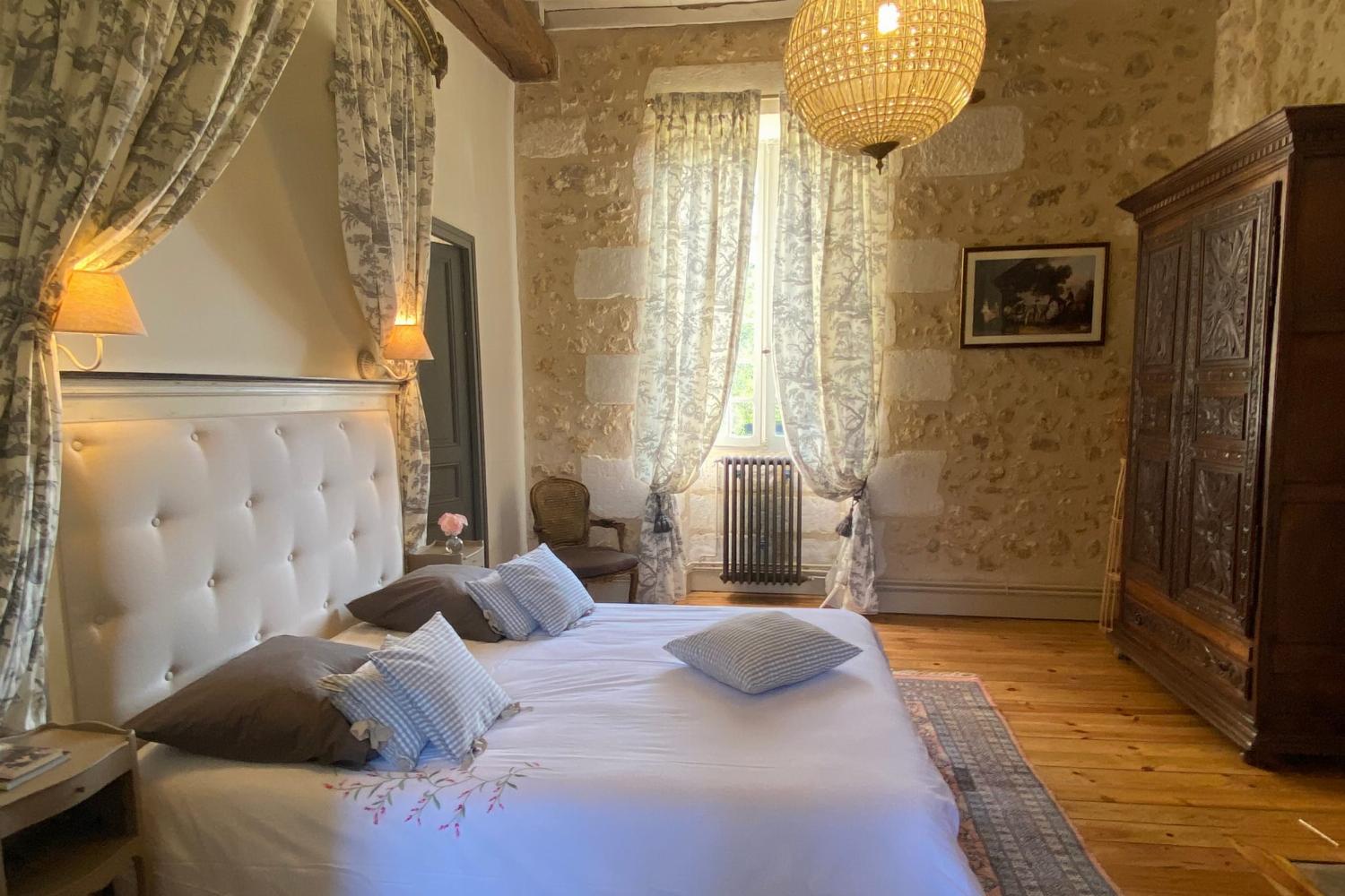 Bedroom | Dordogne holiday château