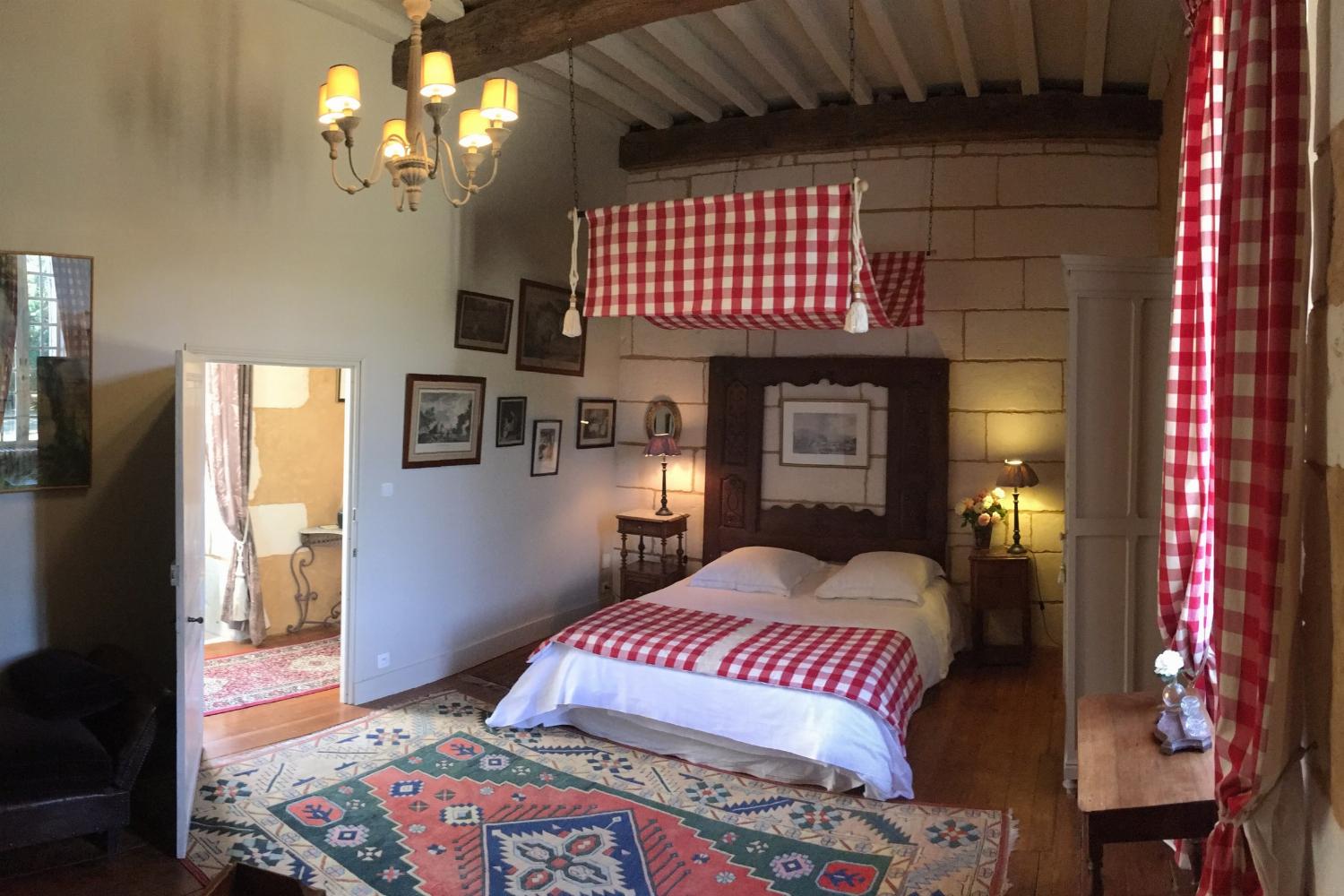 Bedroom | Dordogne holiday château