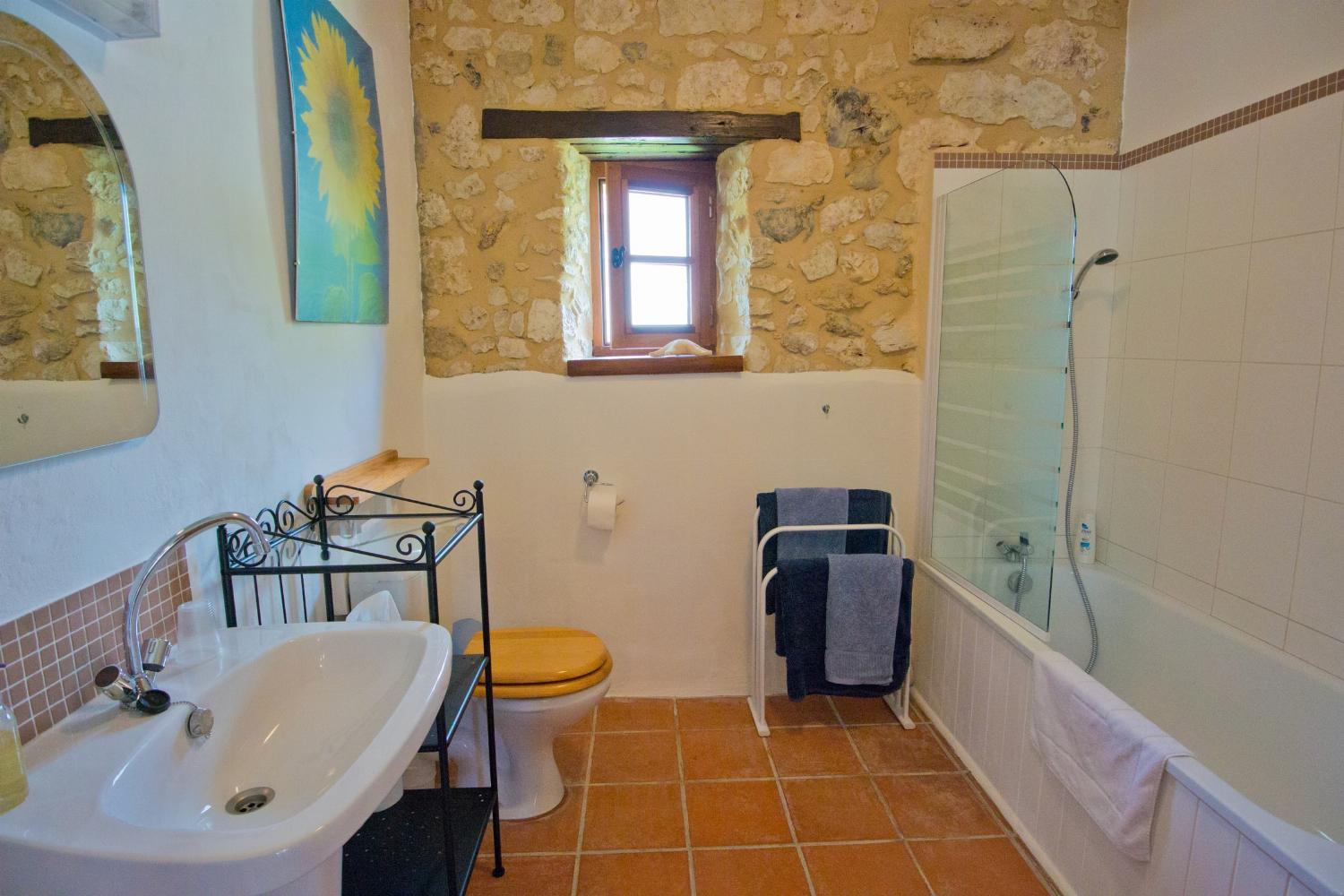 Bathroom | Holiday home in Dordogne