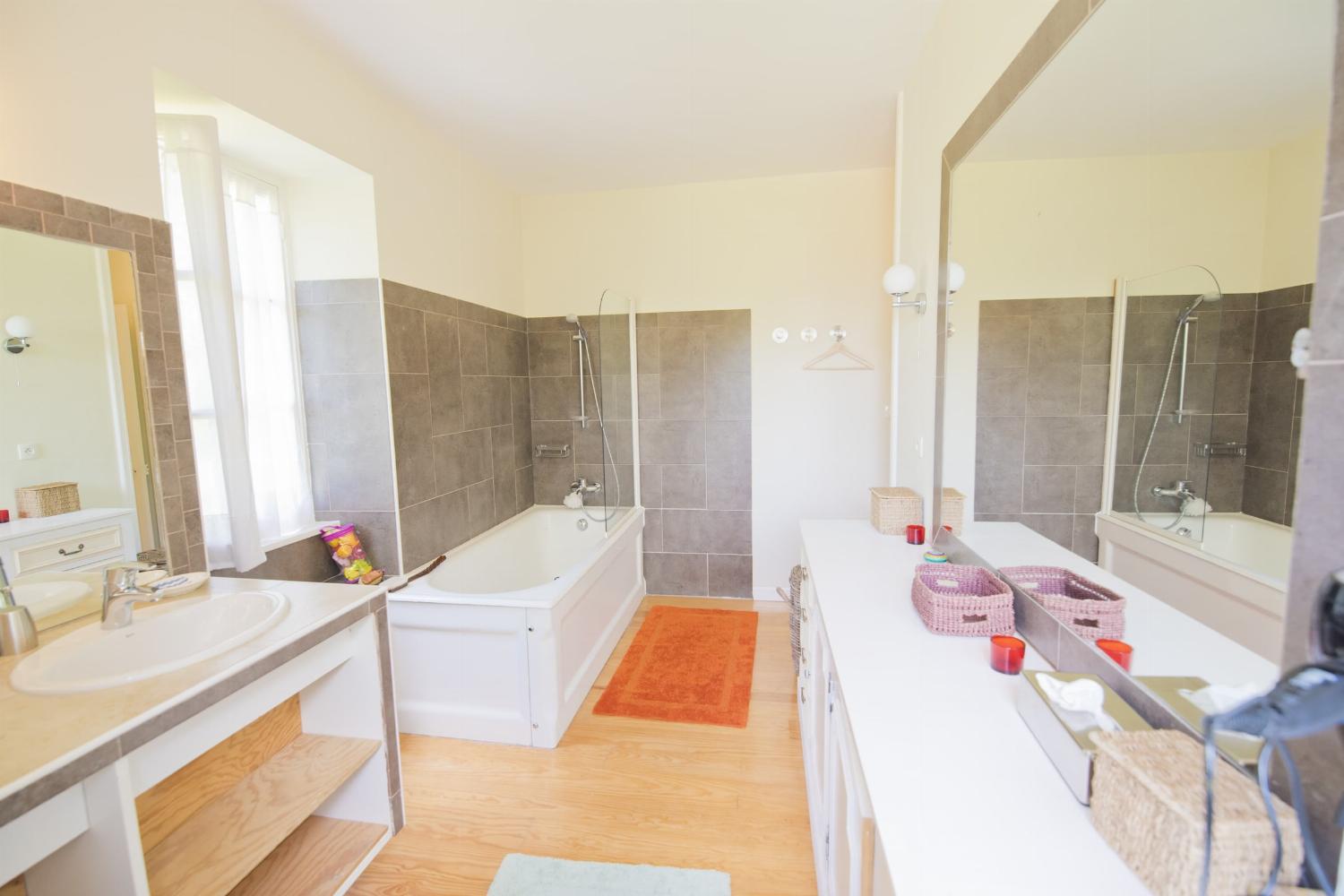 Bathroom | Holiday home in Pyrénées-Atlantiques