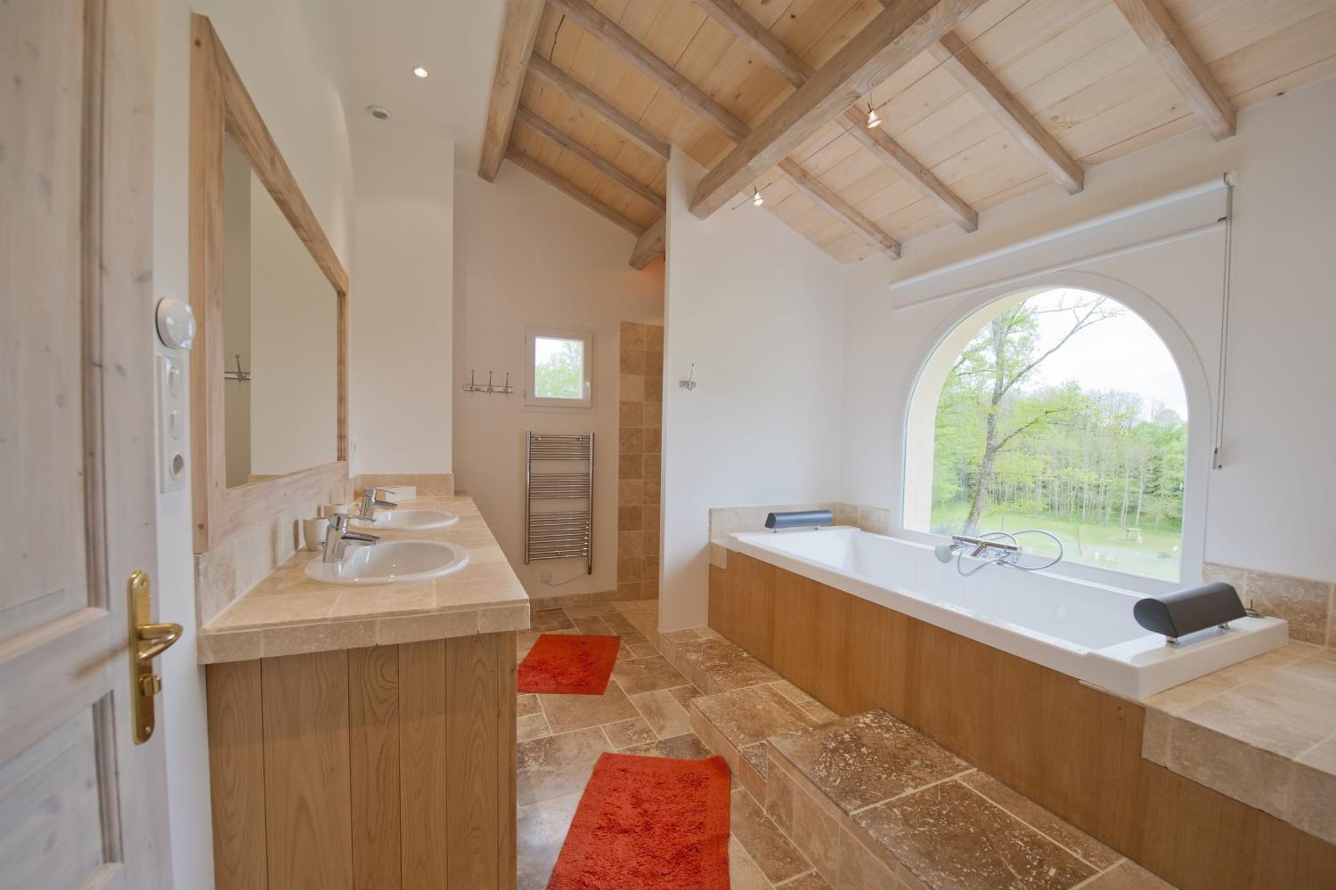Bathroom | Holiday home in Dordogne