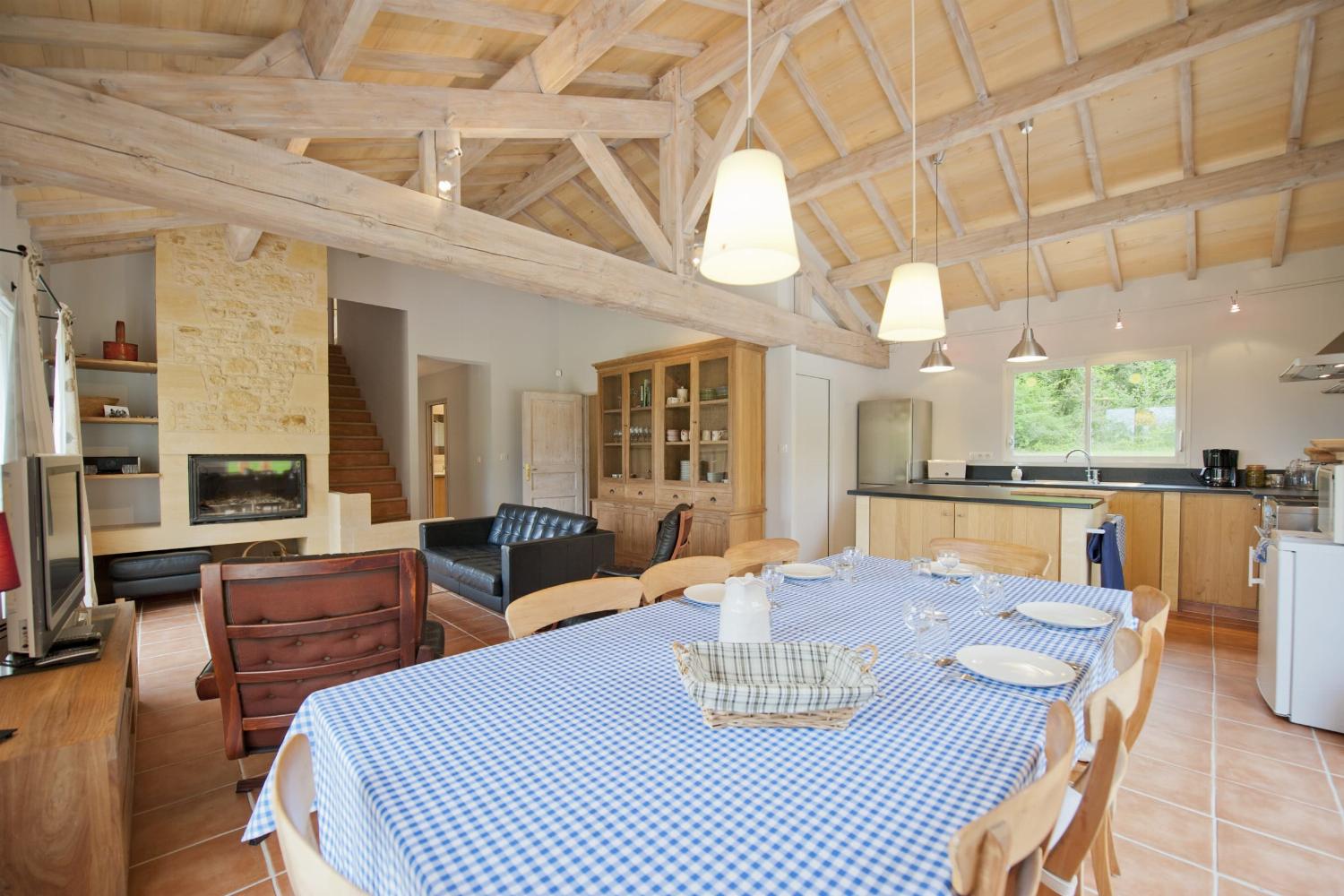 Dining room | Holiday home in Dordogne