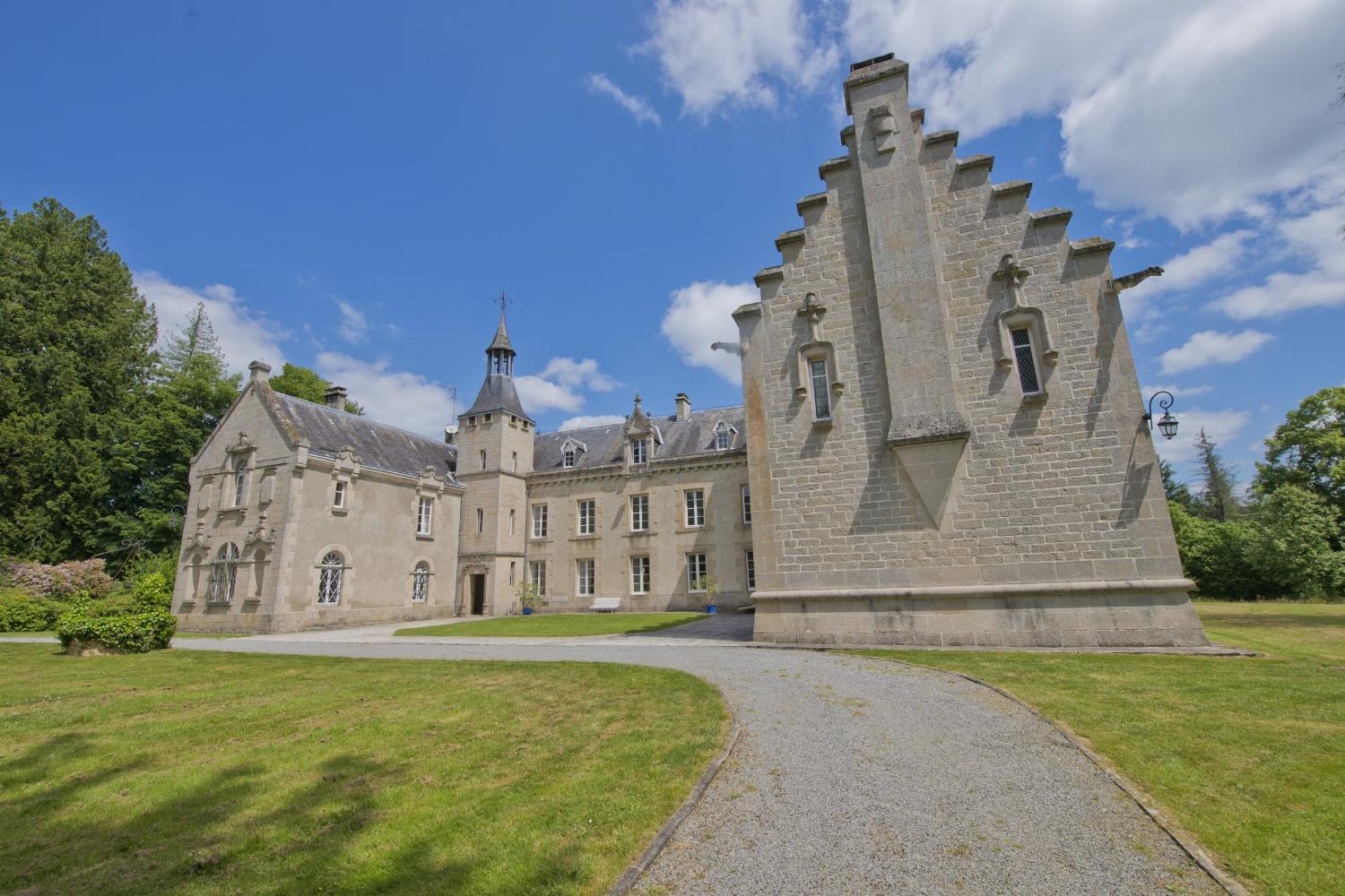 Holiday château in Haute-Vienne