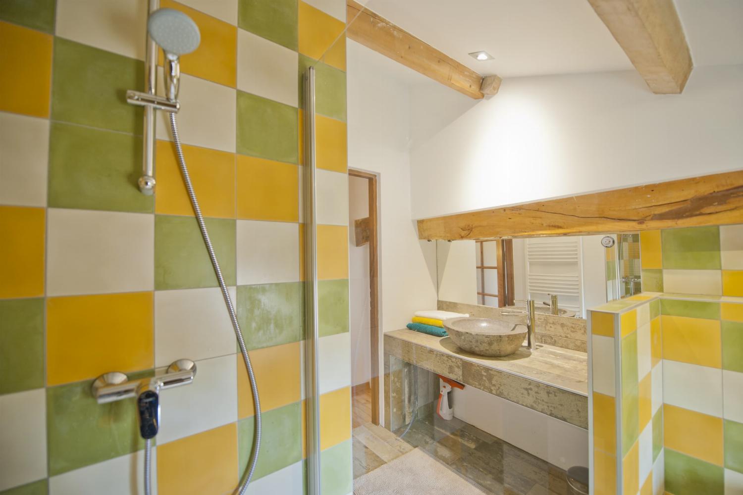 Bathroom | Rental accommodation in Nouvelle-Aquitaine