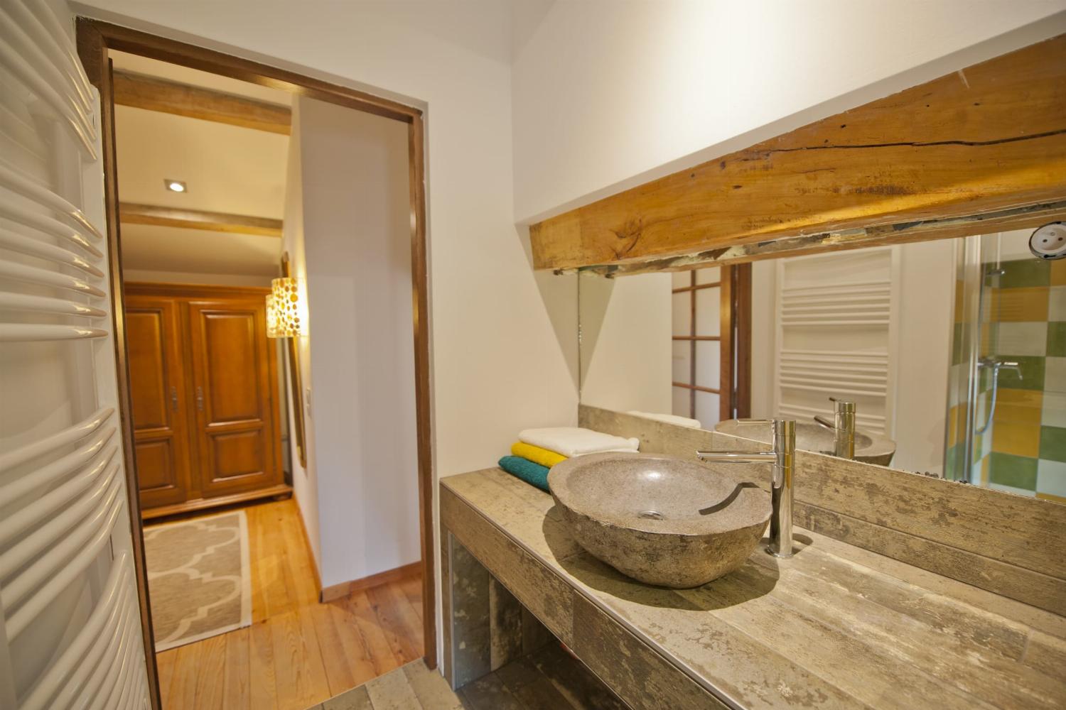 Bathroom | Rental accommodation in Nouvelle-Aquitaine