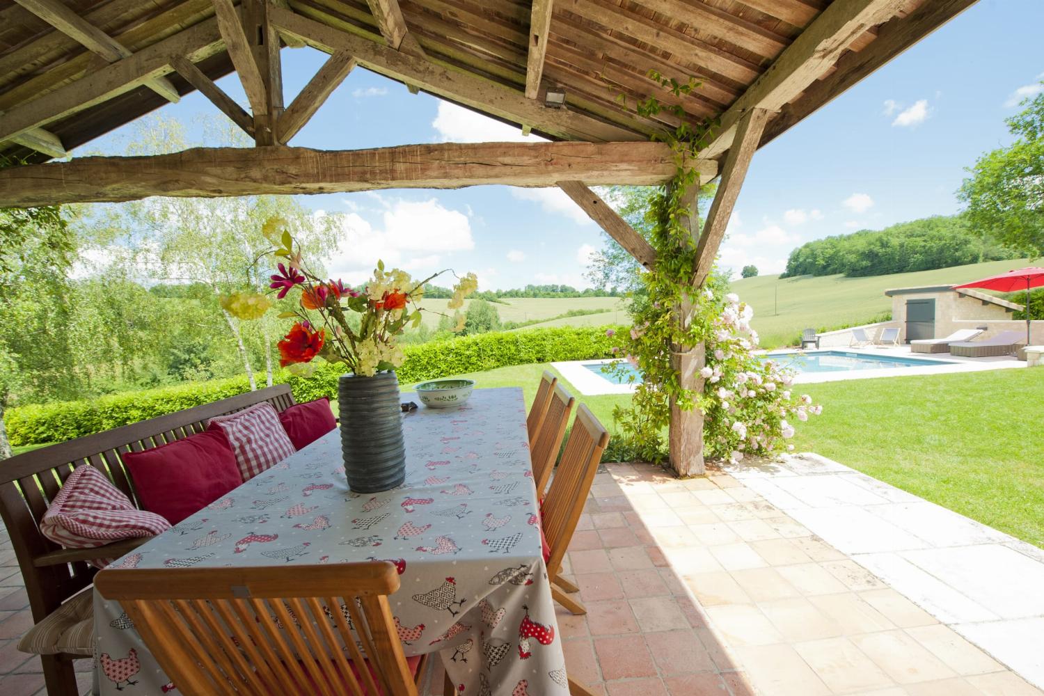 Covered dining terrace
