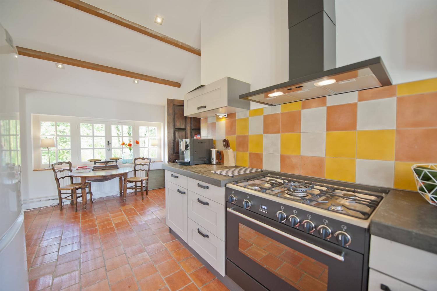 Kitchen | Rental accommodation in Nouvelle-Aquitaine