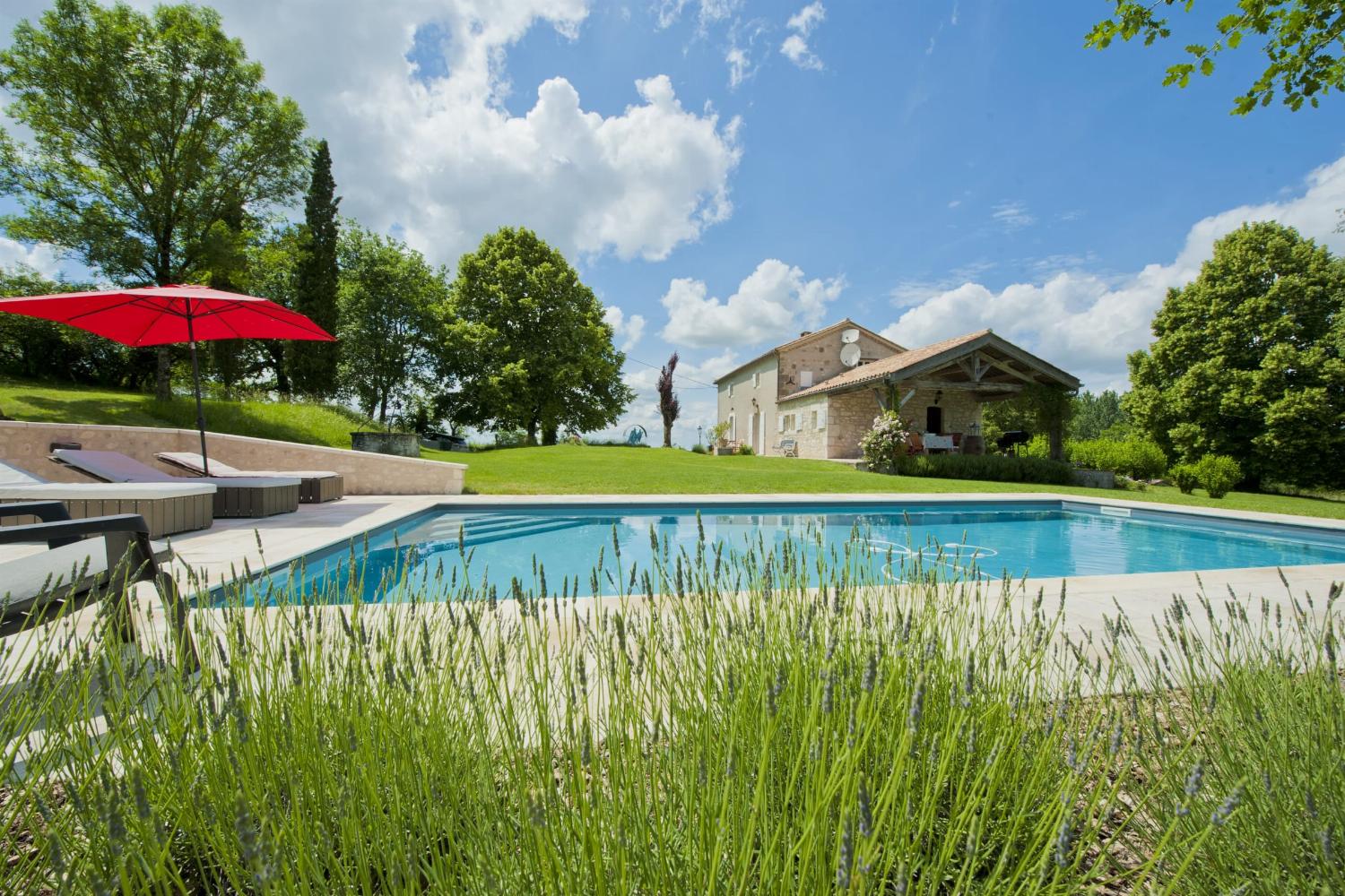Rental accommodation in Nouvelle-Aquitaine with private heated pool