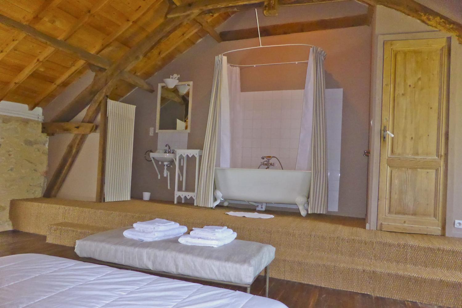 Bathroom | Holiday home in Dordogne