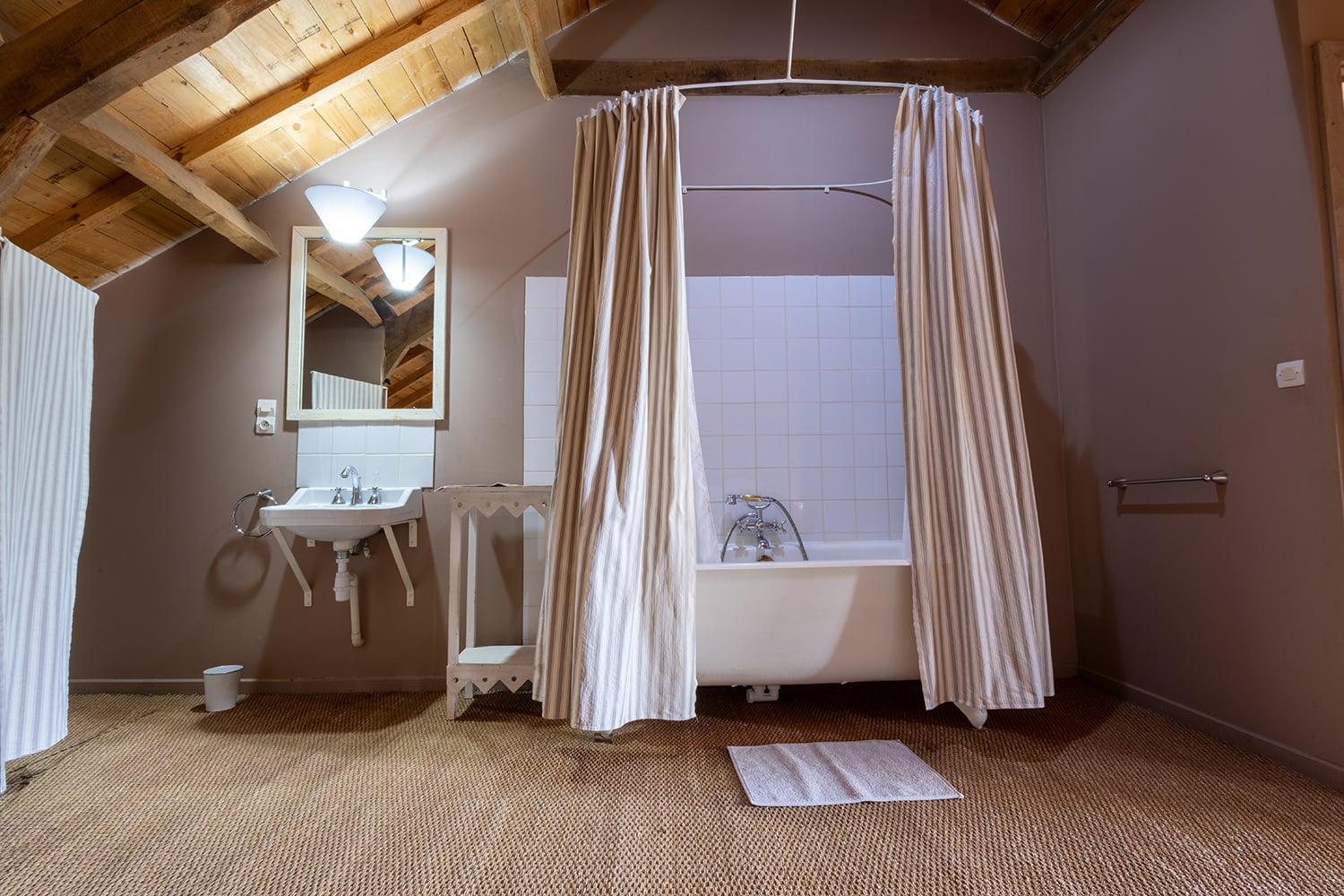 Bathroom | Holiday home in Nouvelle-Aquitaine