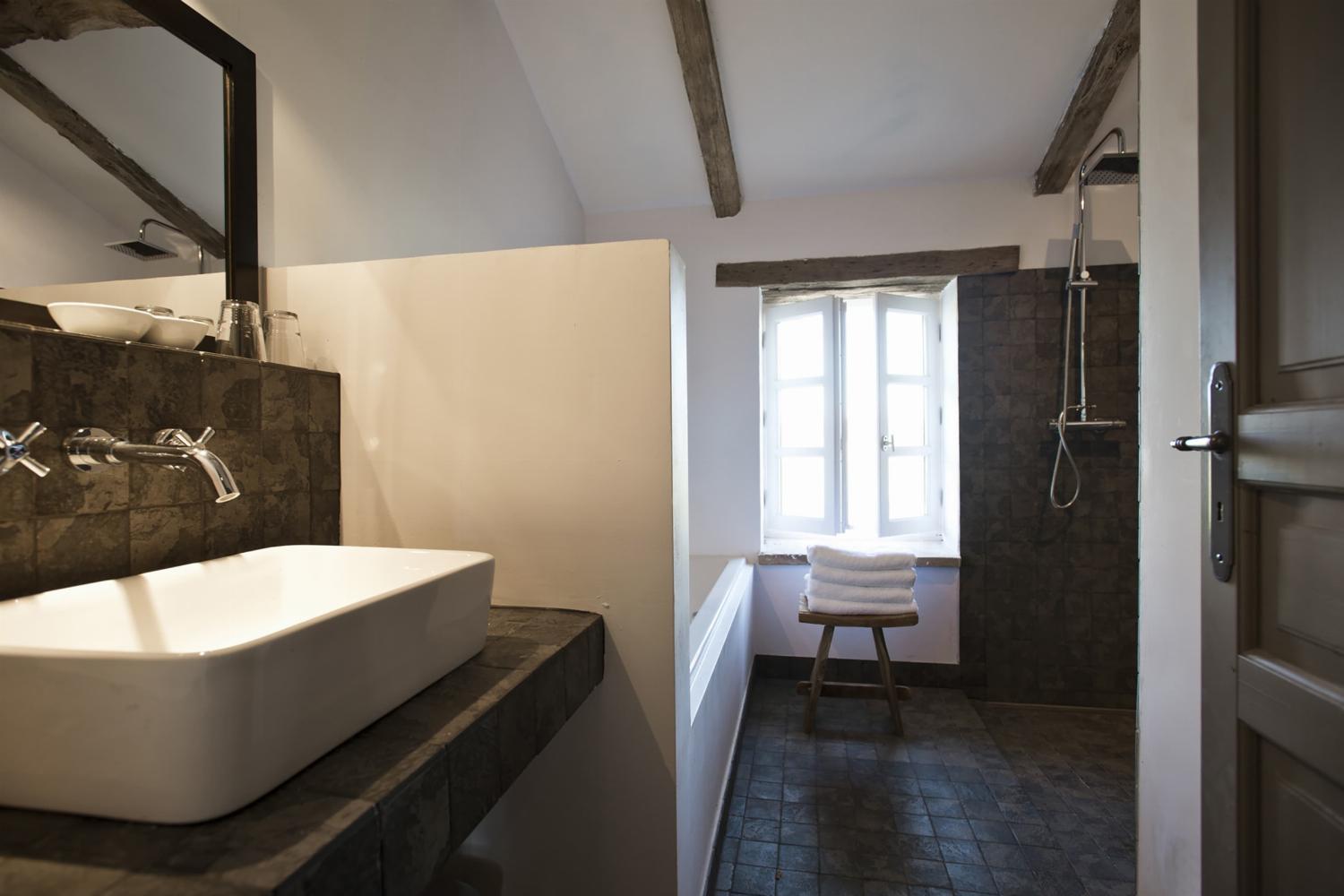 Bathroom | Holiday home in Tarn-en-Garonne