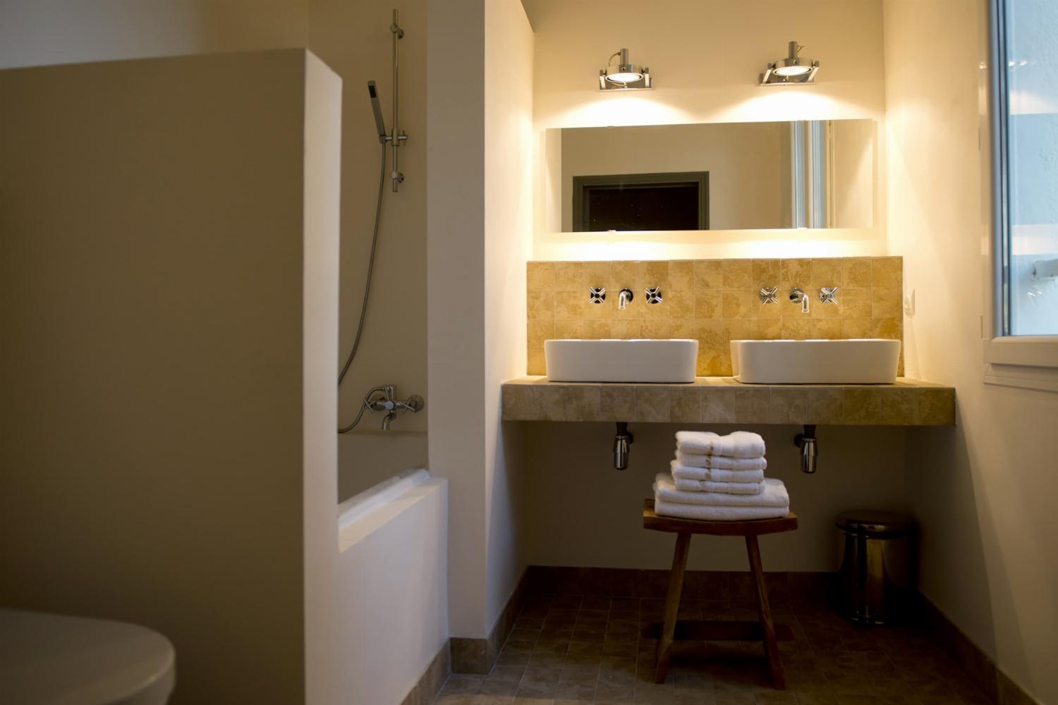 Bathroom | Holiday home in Tarn-en-Garonne