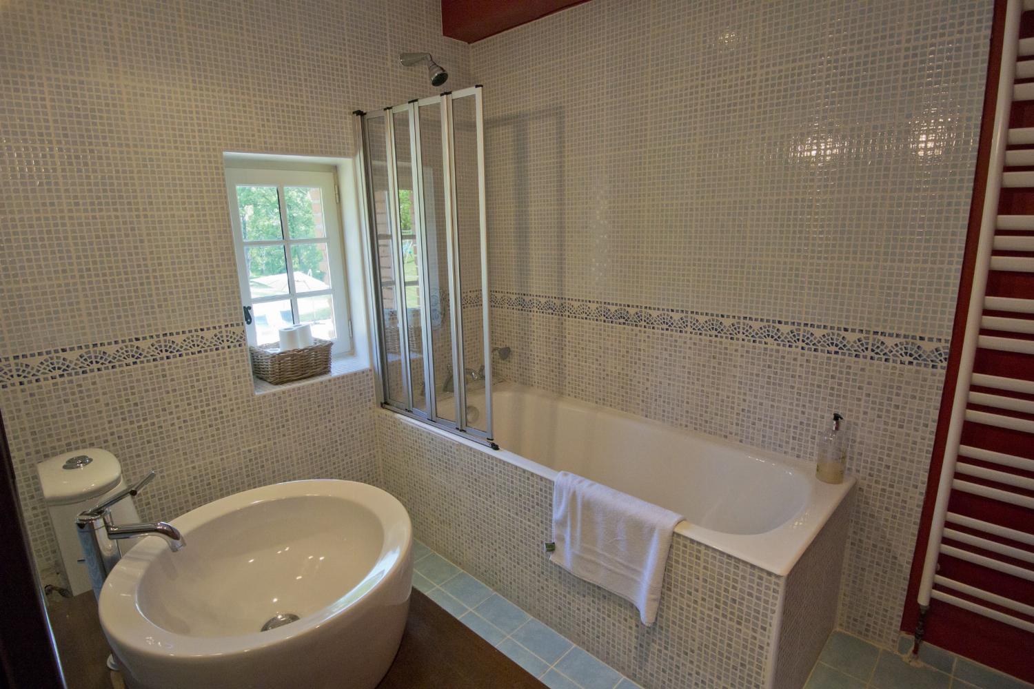 Bathroom | Holiday home in the Tarn