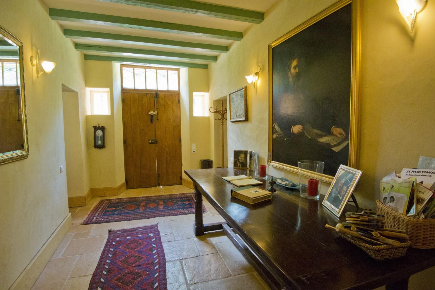 Hallway | Holiday home in the Tarn