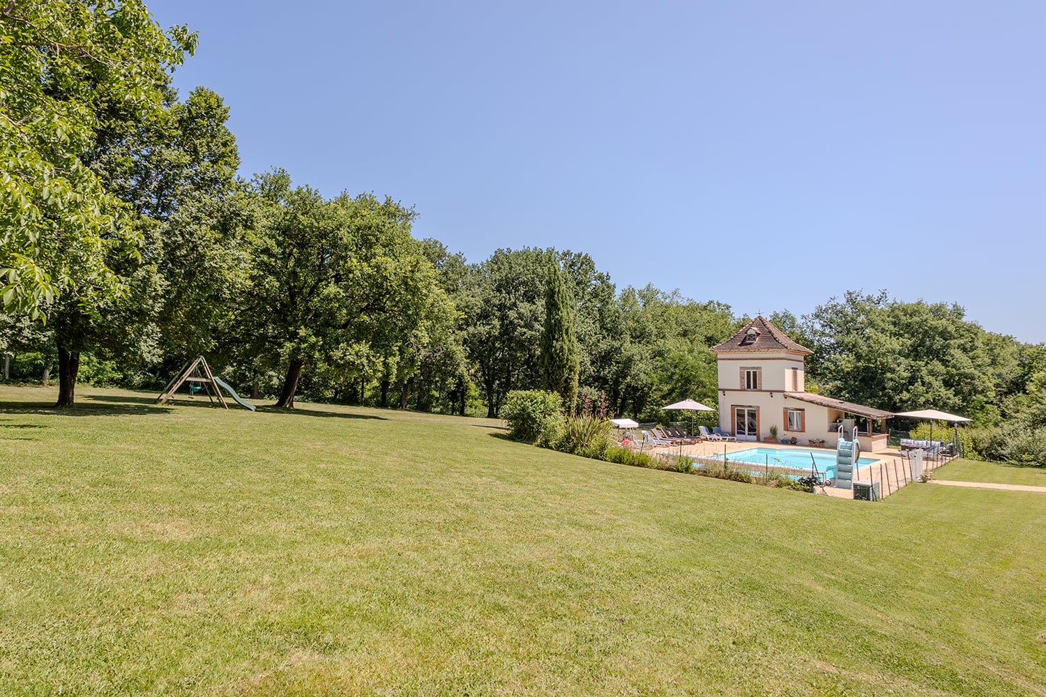 Lawned garden
