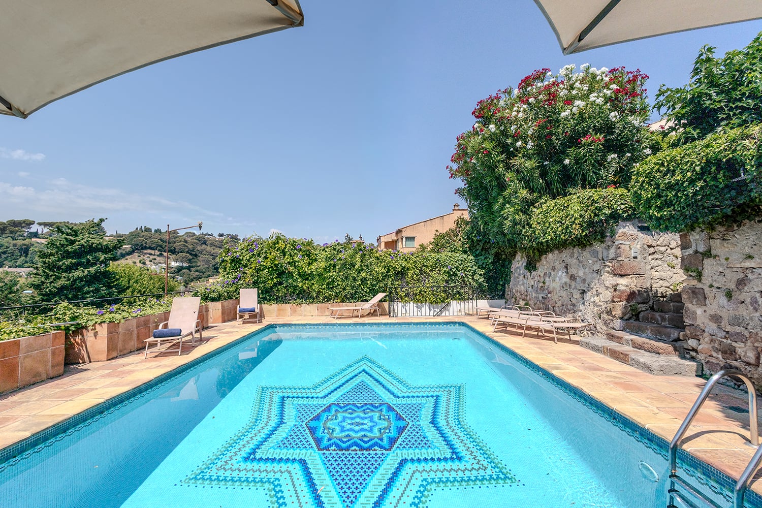 Private pool Private pool