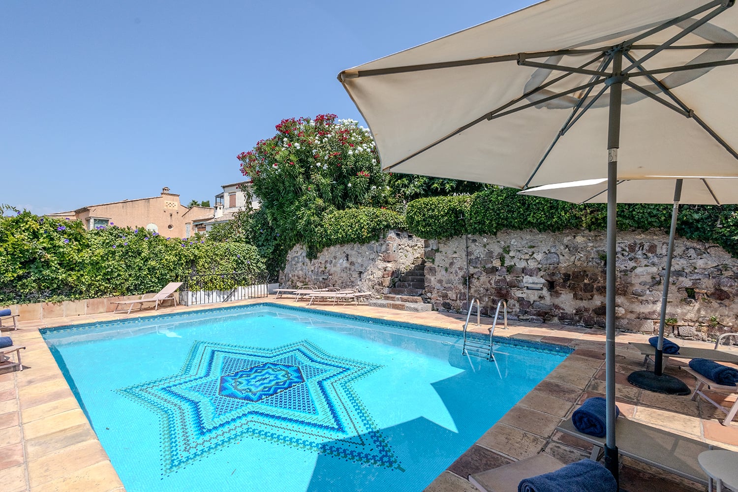 Private pool Private pool