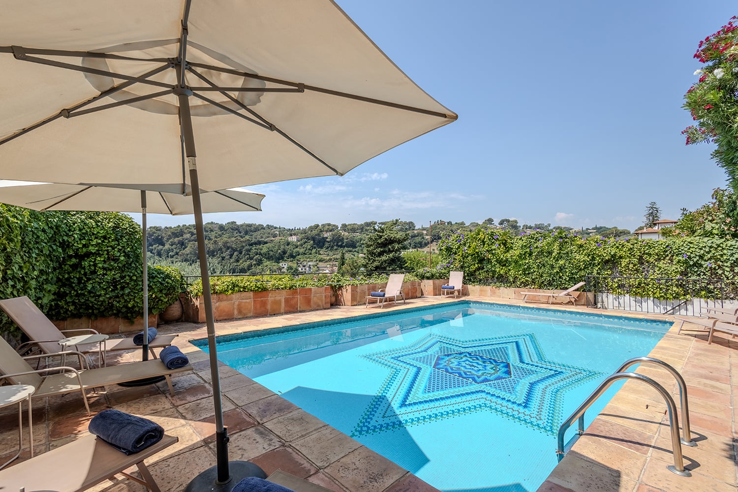 Private pool Private pool
