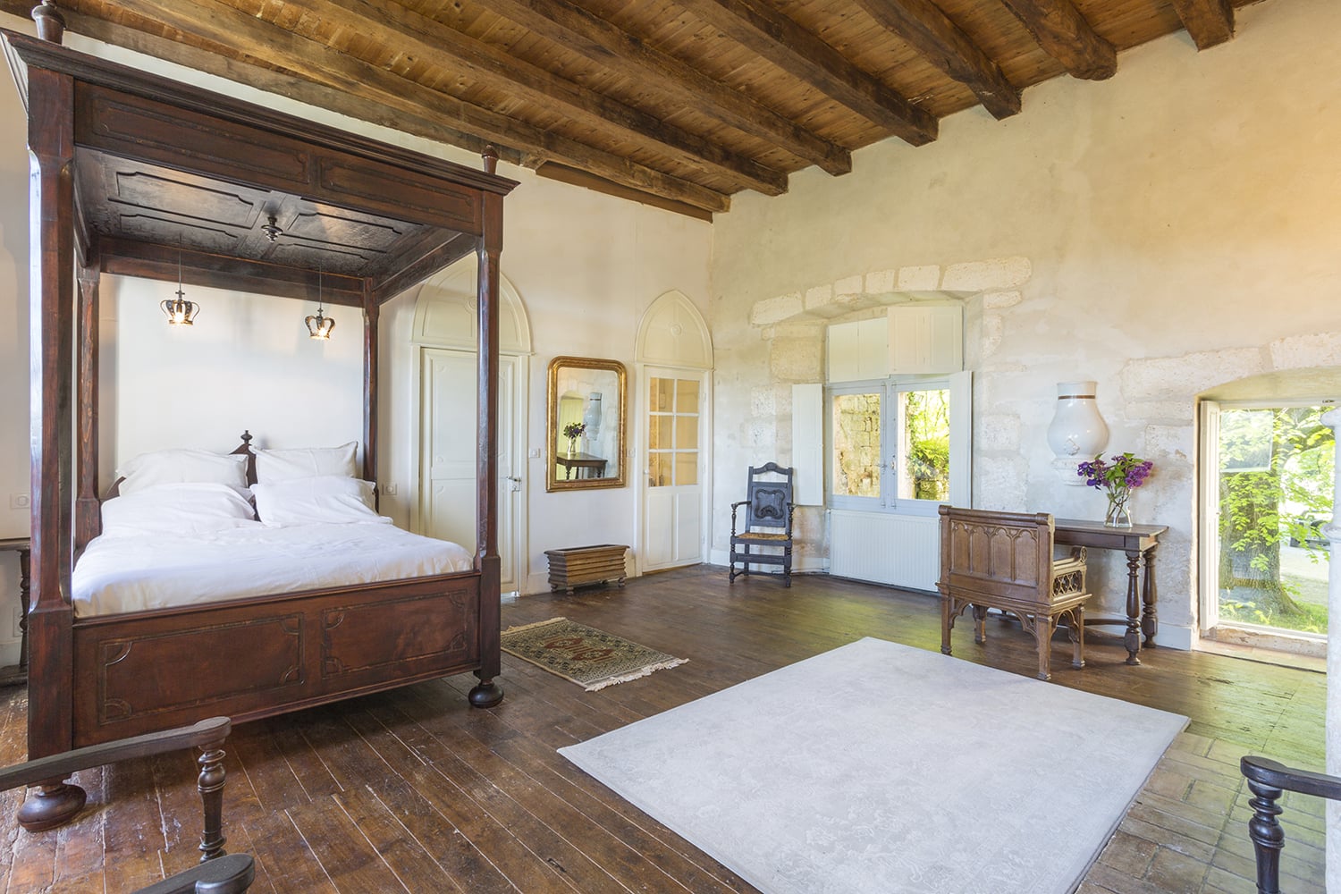 Bedroom | Holiday château in Nouvelle-Aquitaine