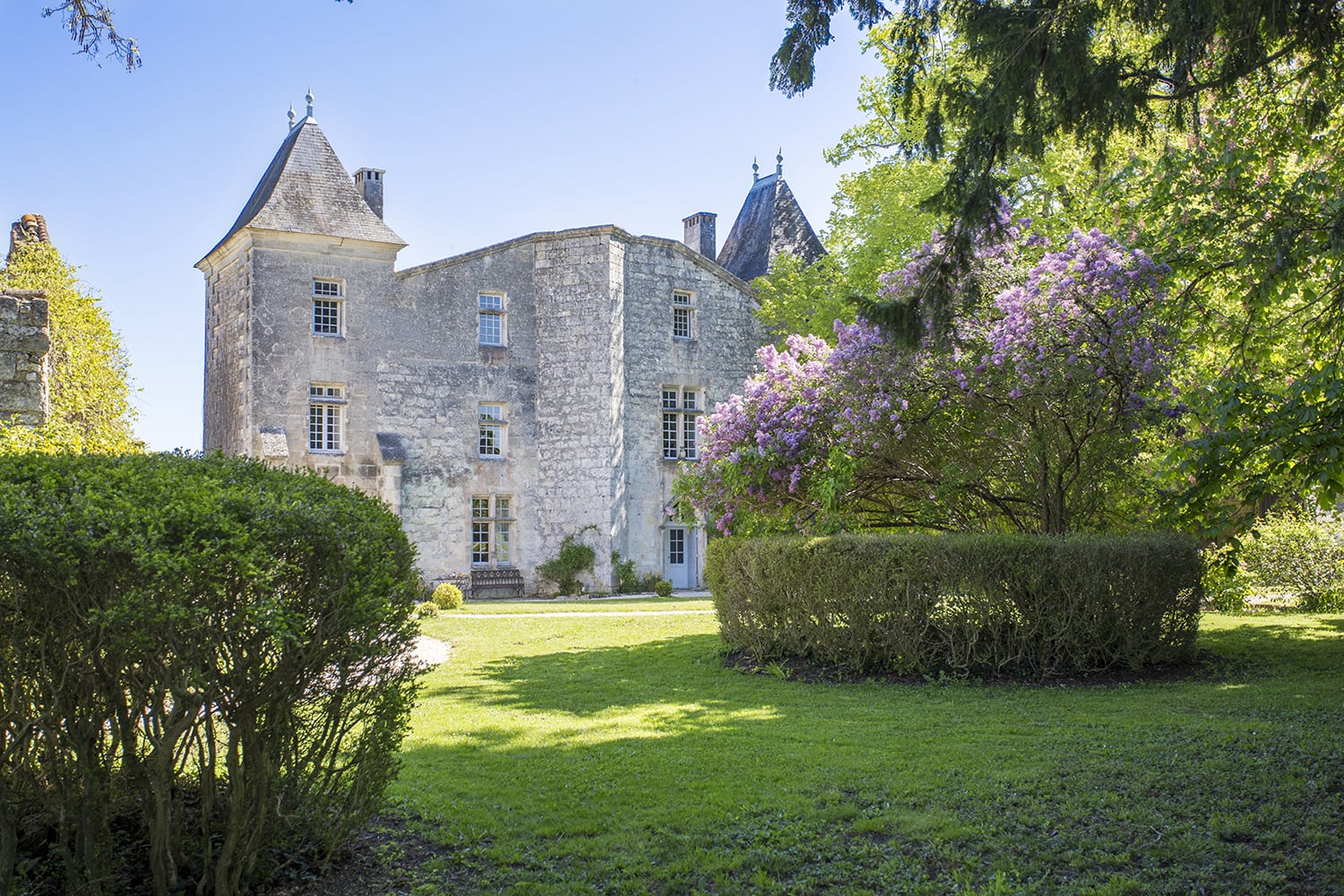 Holiday château in Nouvelle-Aquitaine
