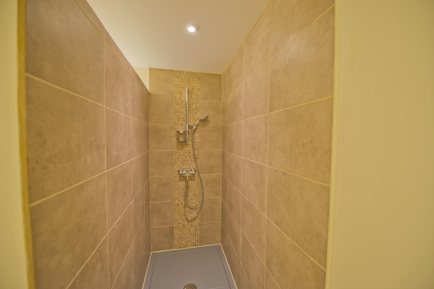 Bathroom | Rental accommodation in Charente