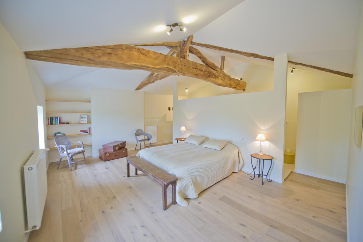 Bedroom | Rental accommodation in Charente