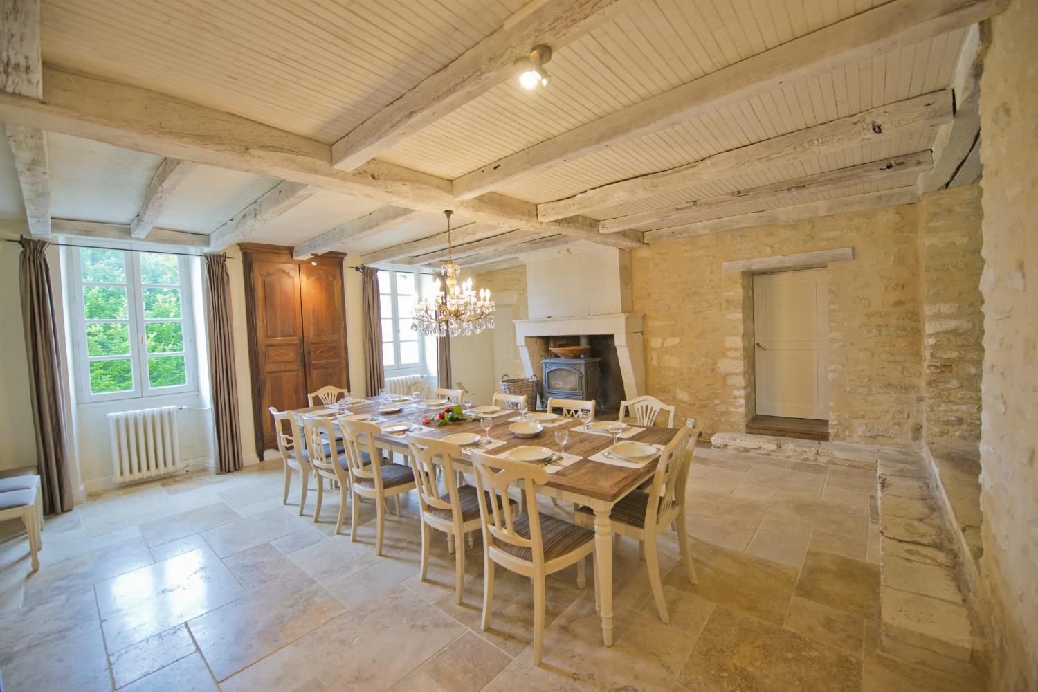 Dining room | Rental accommodation in Charente