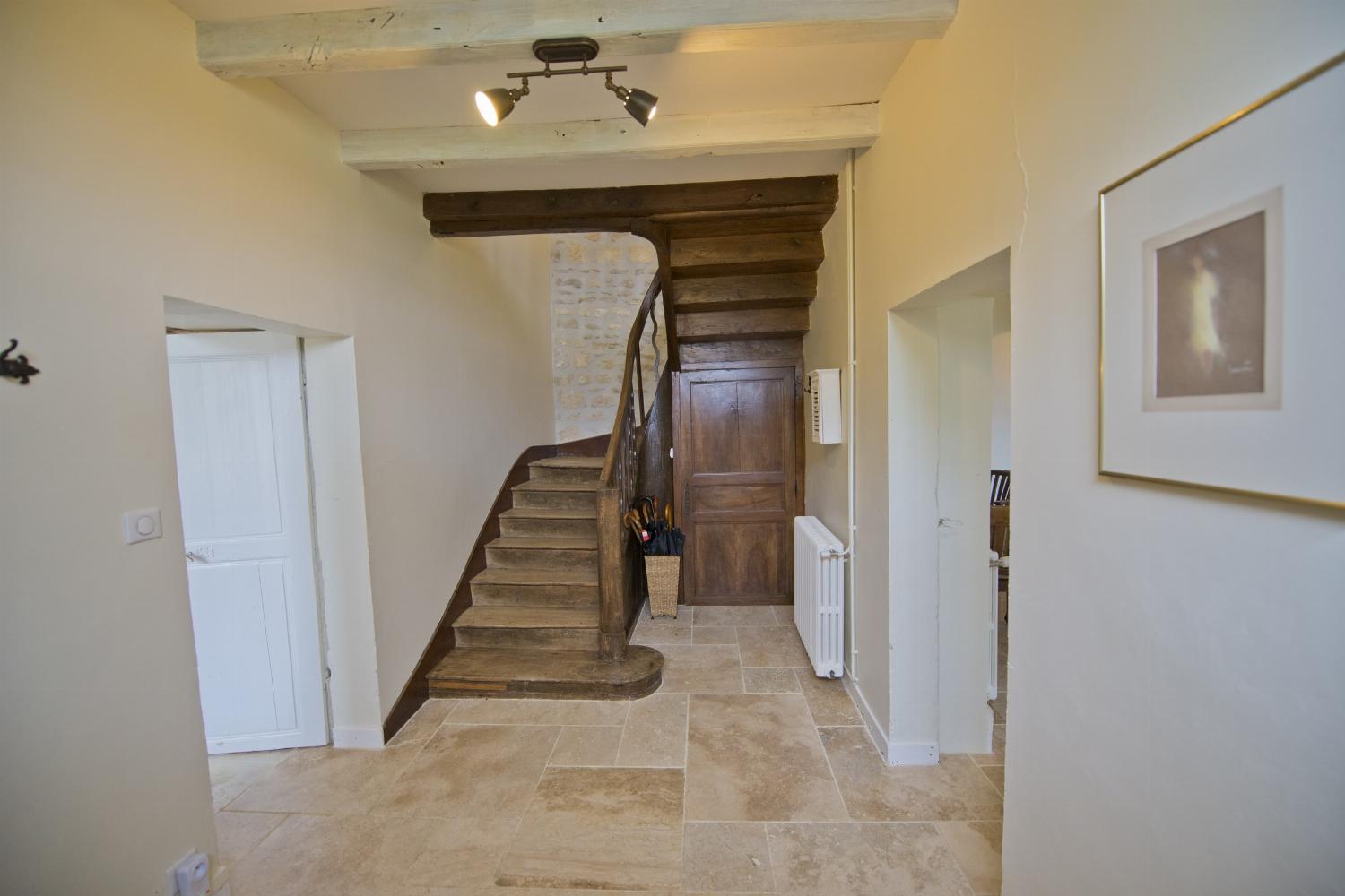 Hallway | Rental accommodation in Charente