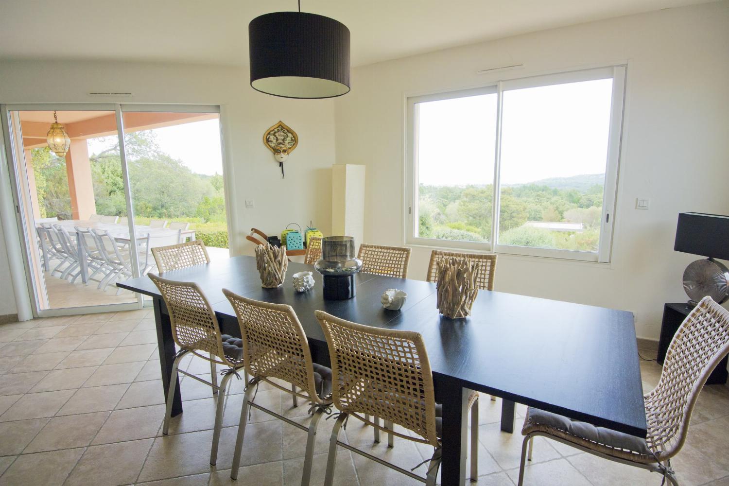 Dining room | Holiday villa in Corsica